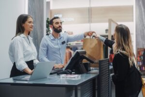 Read more about the article Cómo reducir costos con la solución de punto de venta de VELA POS